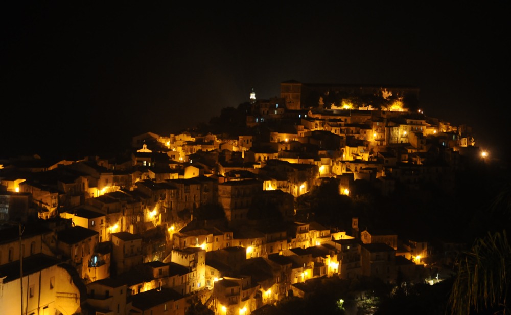 Ragusa bei Nacht